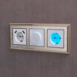 Розетка с заземлением и со шторками и 2хUSB, без рамки Werkel белый W1171501