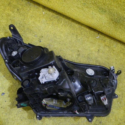 Фара левая Toyota Rav 4 CA40 (2015-2019) LED