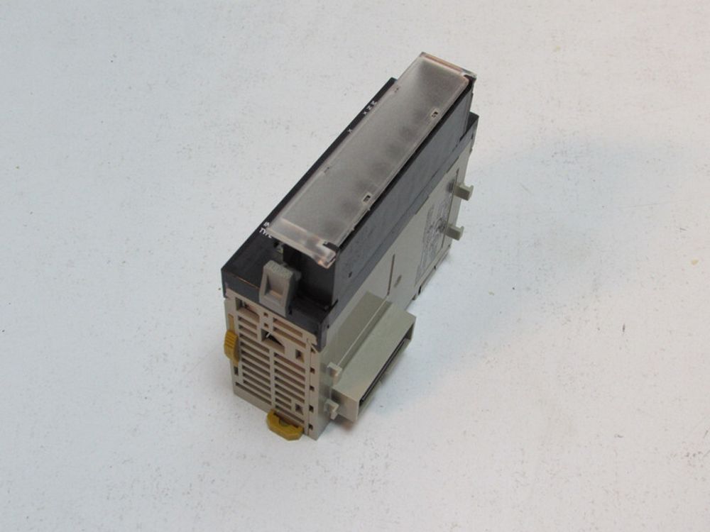 OMRON Yaskawa CJ1W-TC104