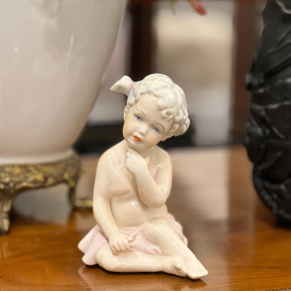 Девочка Мими Villari