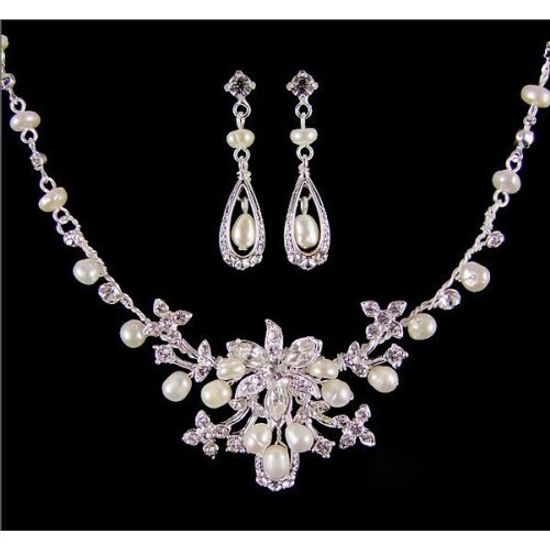 Комплект бижутерии Летто Алмаз