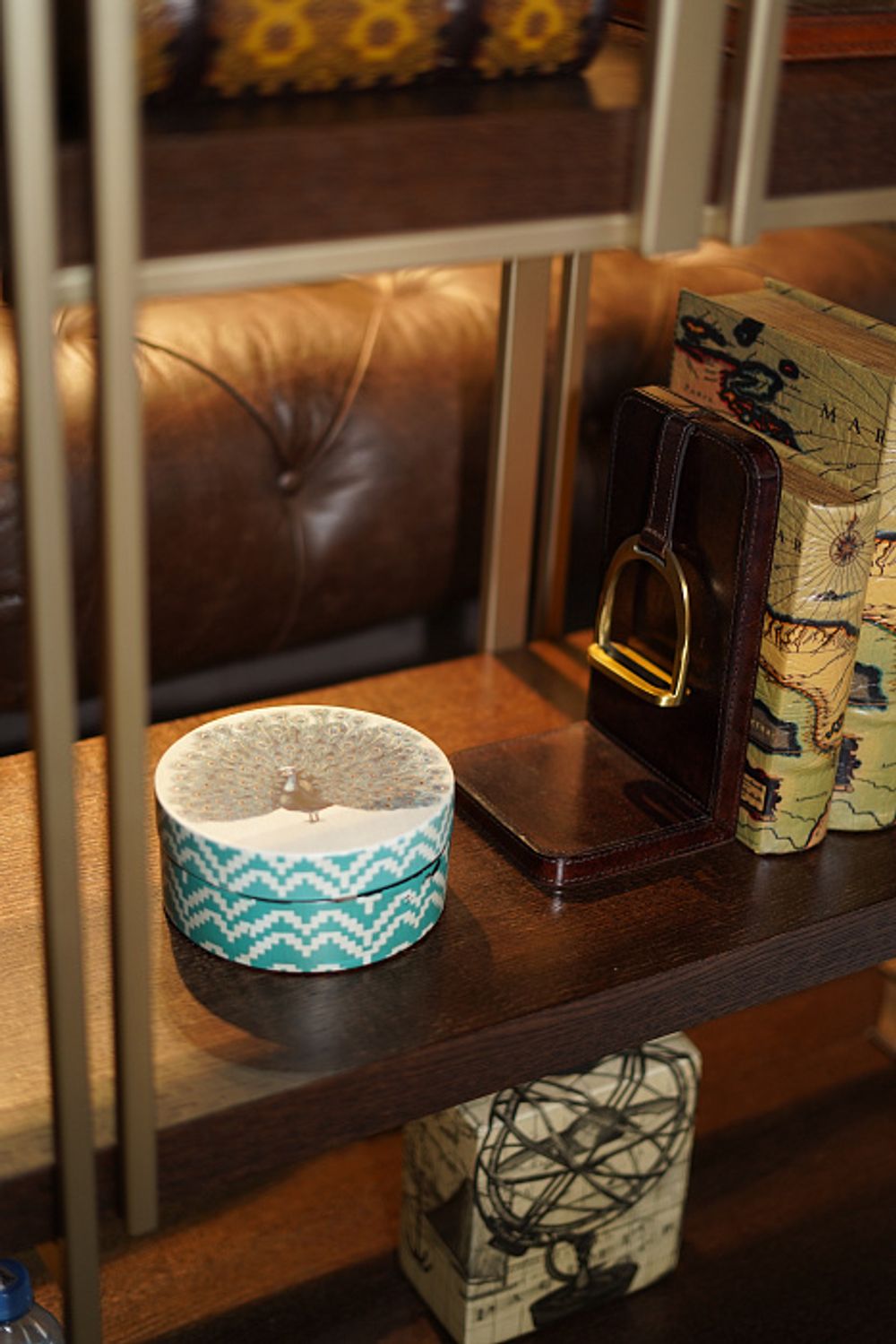 Шкатулка круглая "Павлин"