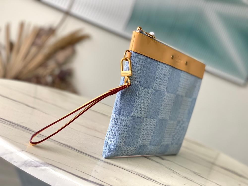 Louis Vuitton Pochette To-Go