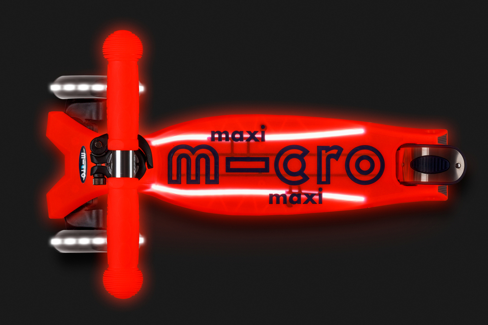 Самокат Maxi Micro Deluxe Glow Plus (светящийся) LED красное сияние