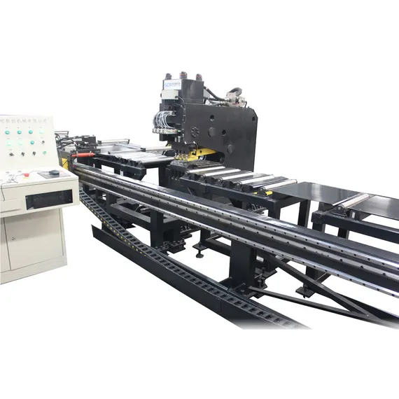 Многофункциональный станок с ЧПУ для пробивки листового проката TPL104