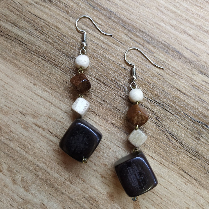 Серьги Кубики, дерево, 18x50 мм