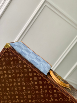 Louis Vuitton Pochette To-Go