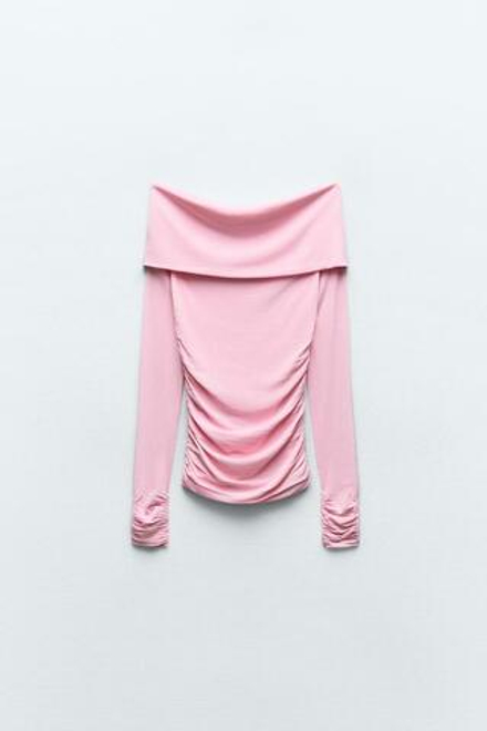 ZARA ТРИКОТАЖНЫЙ ТОП OFF-THE-SHOULDER СО СБОРКАМИ, РОЗОВЫЙ