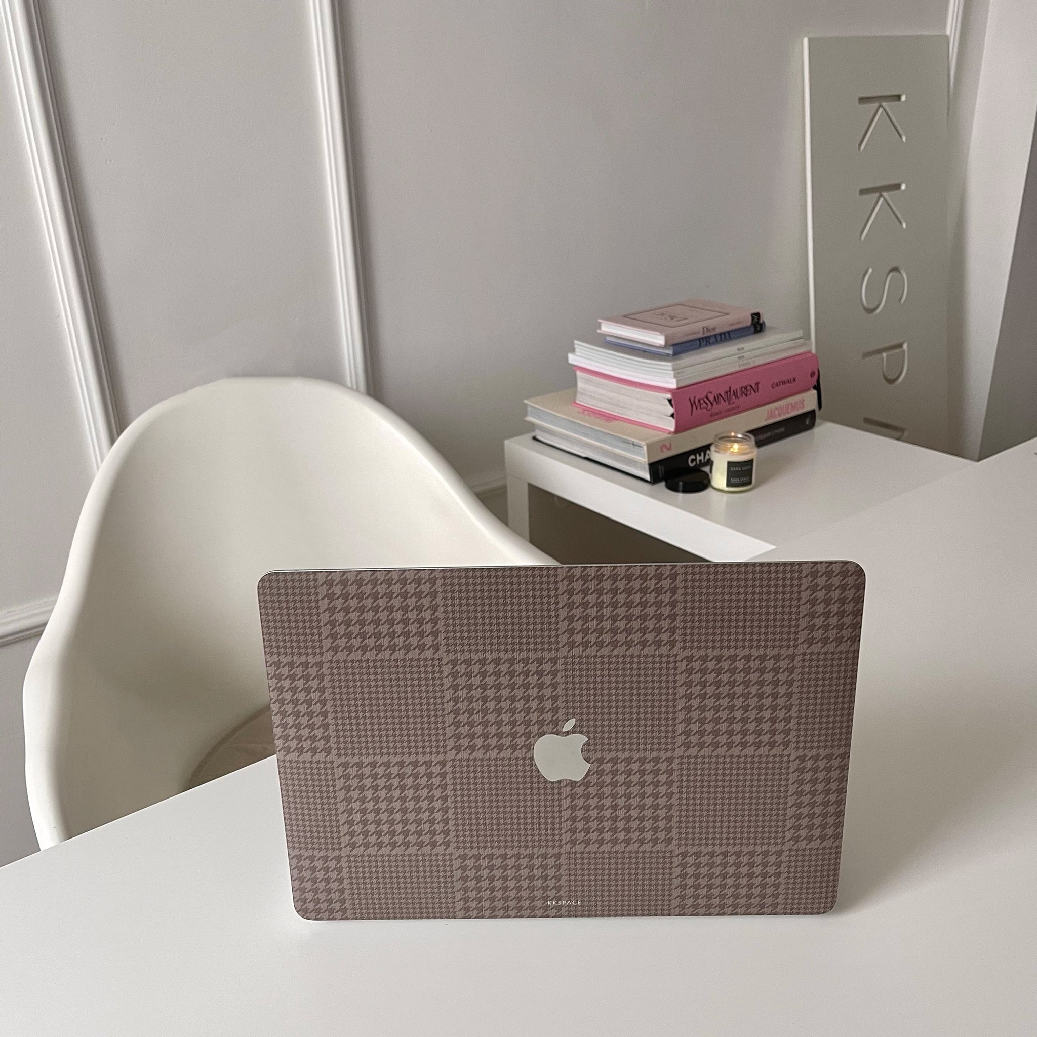 Виниловая наклейка RETRO BROWN для MacBook