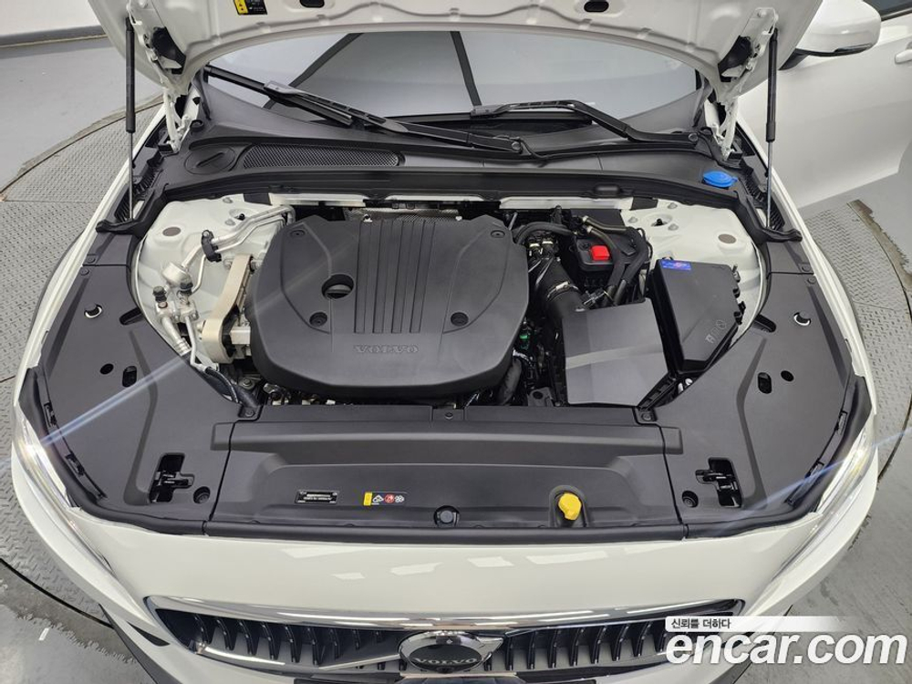 Volvo V90 Cross Country B5 Plus AWD (11.2023)