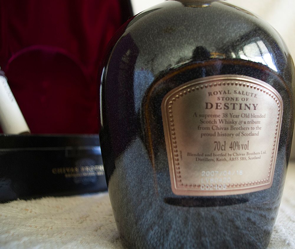 Whiskey Chivas Regal Stone of Destiny 38 years