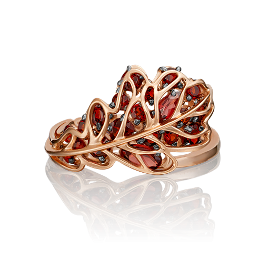 Кольцо «Дубовый лист» из красного золота с гранатами