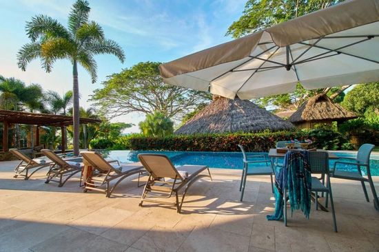 Кресло пластиковое Bora голубое Италия