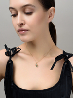 Колье с буквой Т