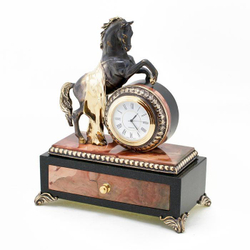Часы со шкатулкой "Конь с попоной" яшма 180х100х220 мм 3000 гр.  R113151