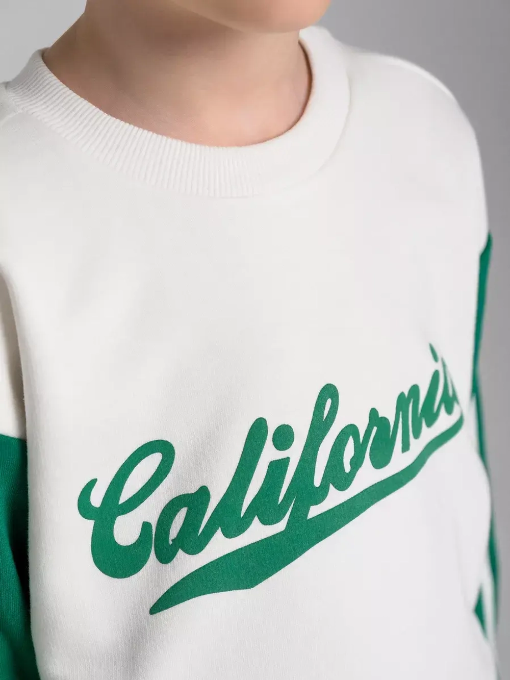 Спортивный костюм для мальчика в школу