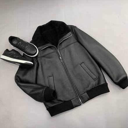Кожаная куртка Prada