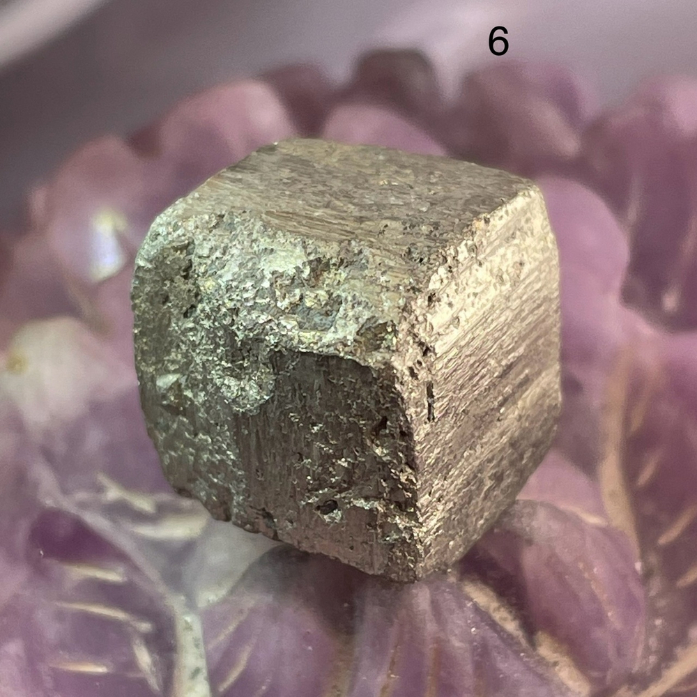 39231 Пирит куб кристалл необработанный 16-20мм