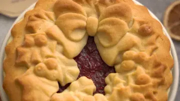 Рецепт песочного пирога с клюквой