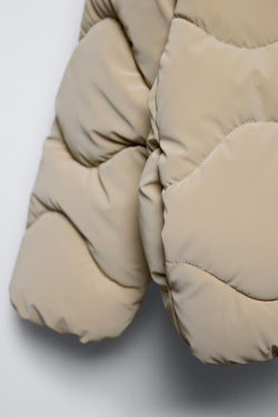 ZARA СТЕГАНАЯ КУРТКА ИЗ ПРОРЕЗИНЕННОЙ ТКАНИ, СВЕТЛЫЙ ЖЕЛТО-КОРИЧНЕВЫЙ