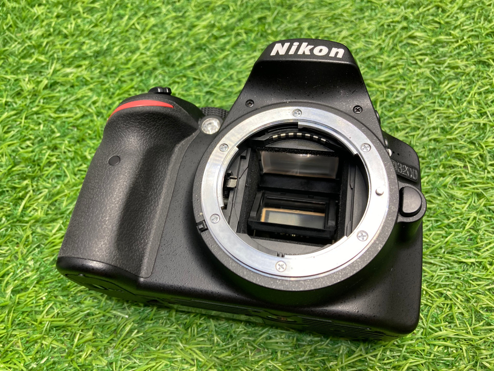 Nikon D3200 Kit 18-55mm 3.5-5.6G VR II 6700 кадров