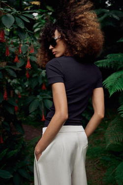 ZARA МИНИМАЛИСТИЧНАЯ ФУТБОЛКА С КОРОТКИМИ РУКАВАМИ, МОРСКОЙ СИНИЙ