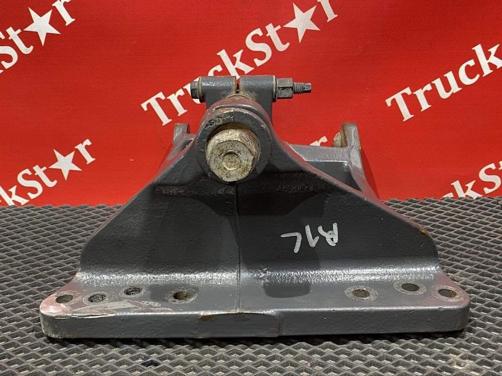 Кронштейн полурессоры передней