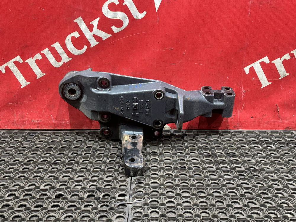 Кронштейн передней рессоры правый 2018г.