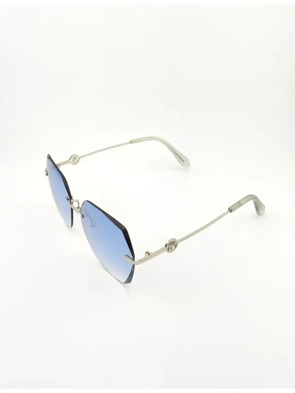 Очки солнцезащитные