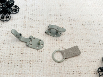 Крючки шубные металлические (пр-во Россия), серый