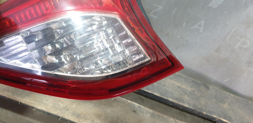 Фонарь задний правый внутренний Mazda CX-5 1 (KE) 11-17 Б/У Оригинал KD53513F0