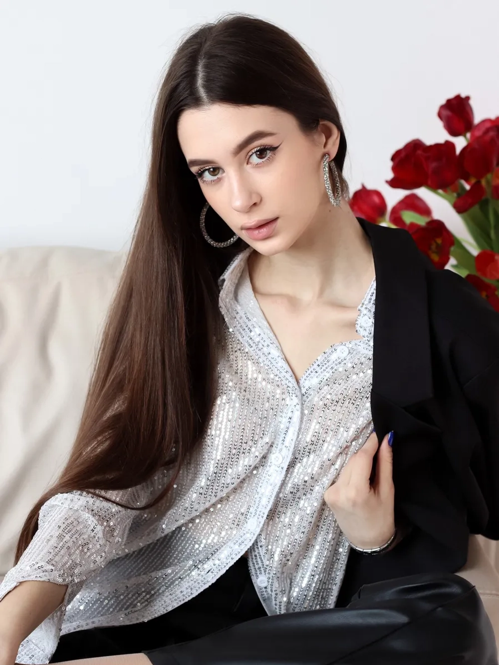 Блузка с пайетками