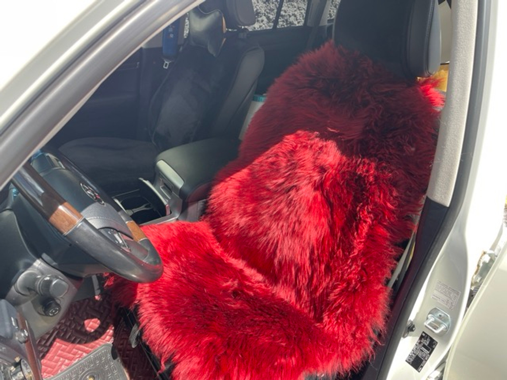 НЕТ - Красный / Шкура из натуральной овчины ковер, цвет красный, размеры 60х105 см, АКЕЯ, без крепежа (за 1 шт.)