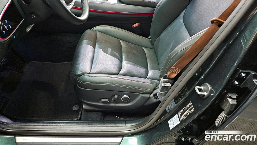 Genesis GV70 2.5T Бензин 2WD (05.2021)
