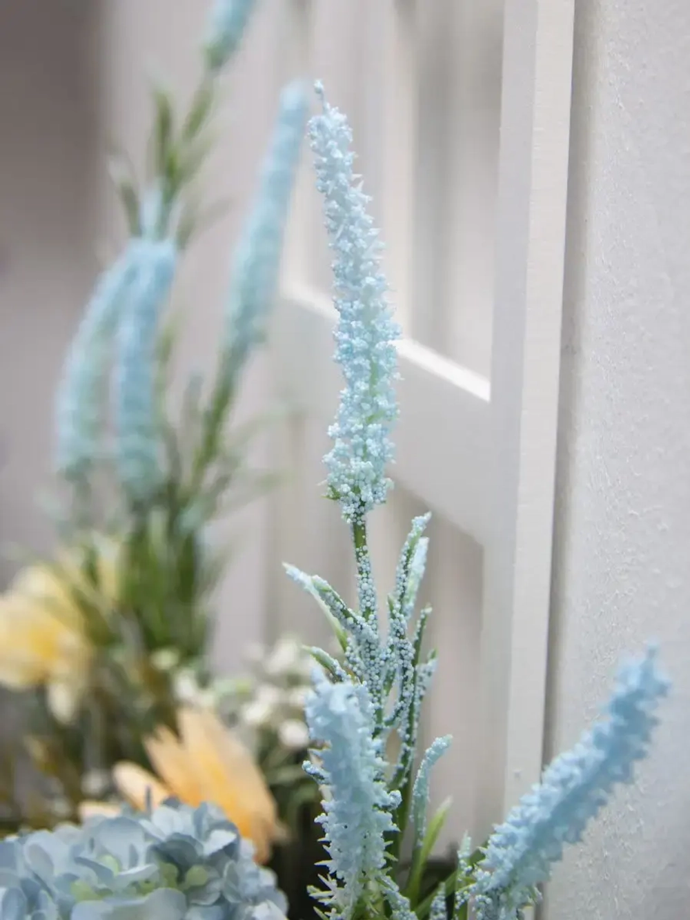 Панно на стену для интерьера "Окно с цветами"