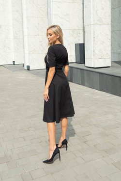 Платье черного цвета с кружевом из вискозы