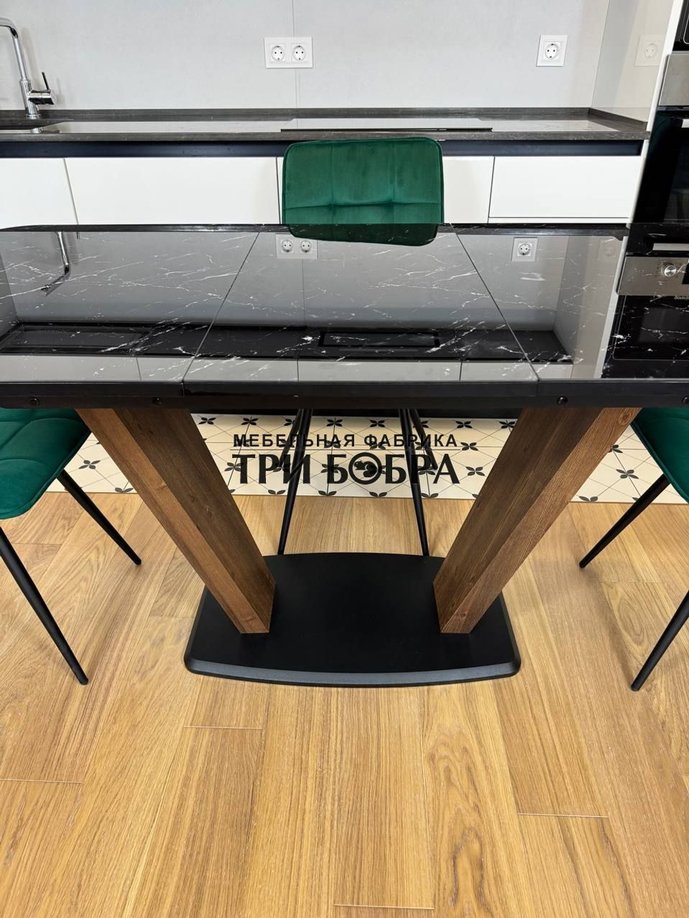 Кухонный раскладной стол "Прадо" черный мрамор и 4 стула ГУЧИ