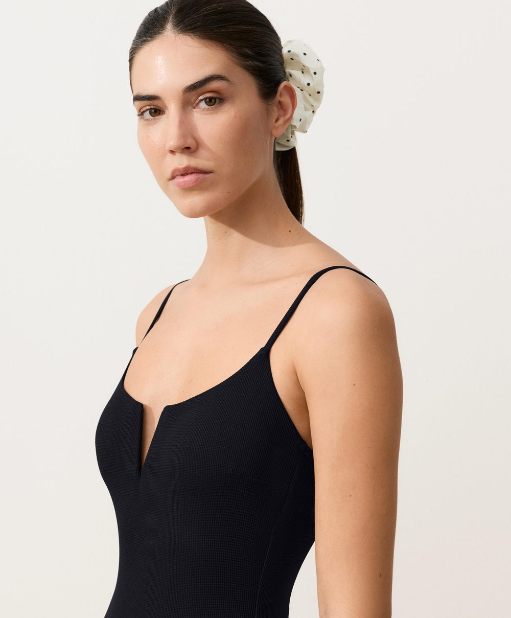 OYSHO Купальник пике с V-образным вырезом, черный