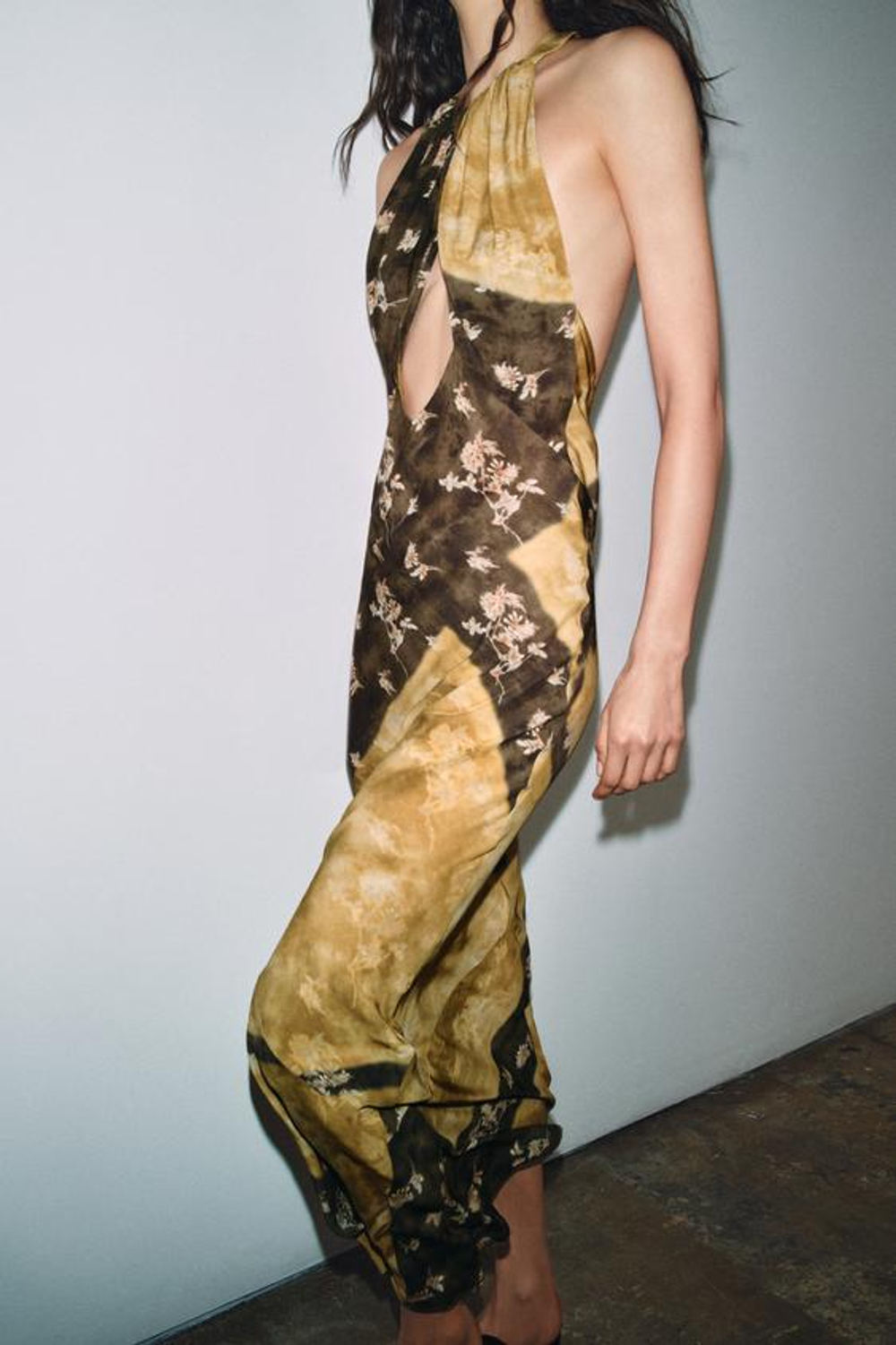 ZARA ПЛАТЬЕ ХАЛТЕР С ПРИНТОМ, РАЗНОЦВЕТНЫЙ