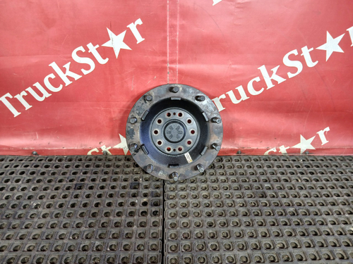 Фланец ступицы передней