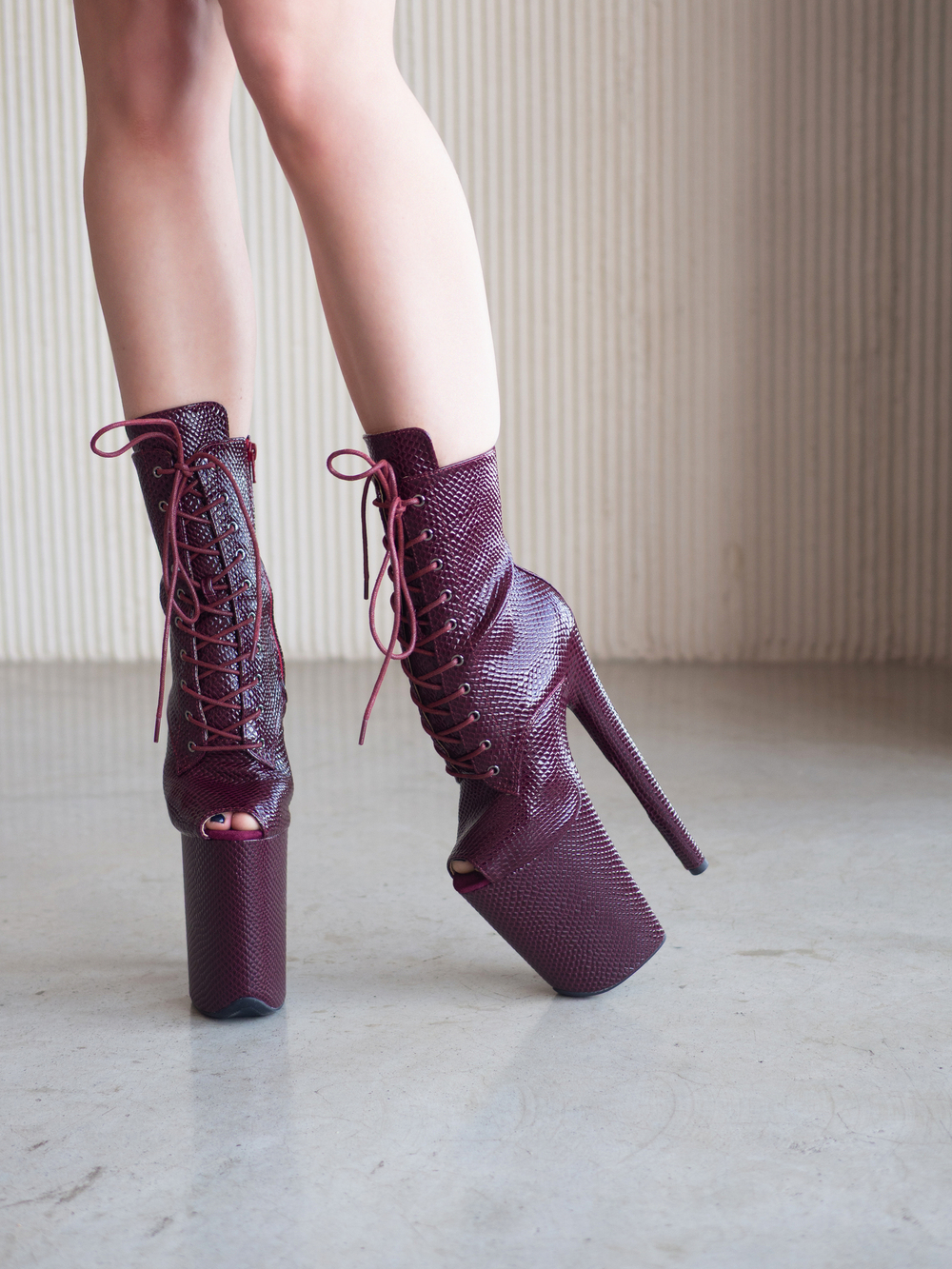 DRAGON. Ботильоны четверки. Эко кожа Лак. Открытые - SHDB-029-4-zme-cher