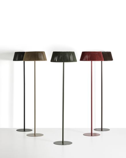 Уличный торшер Aldet на солнечных батареях коричневый, диаметр 46 см