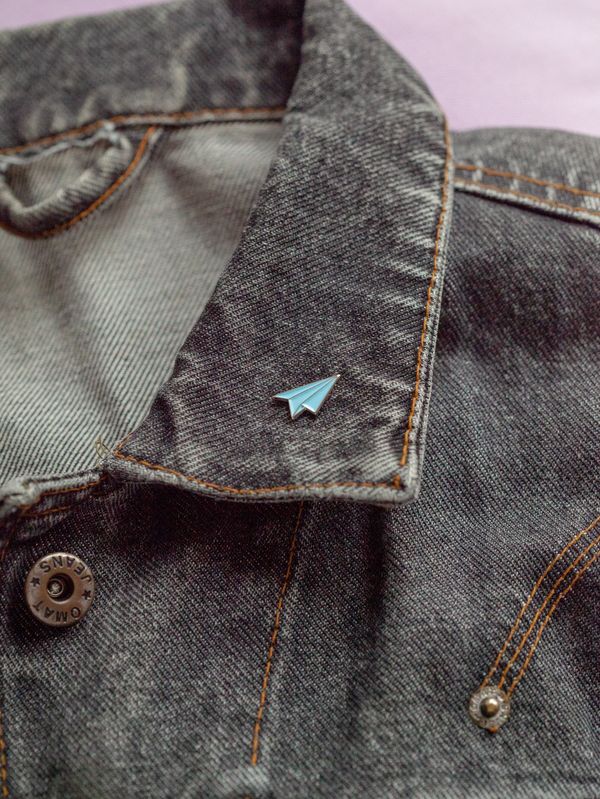 Значок Бумажный Самолётик голубой - фото 2