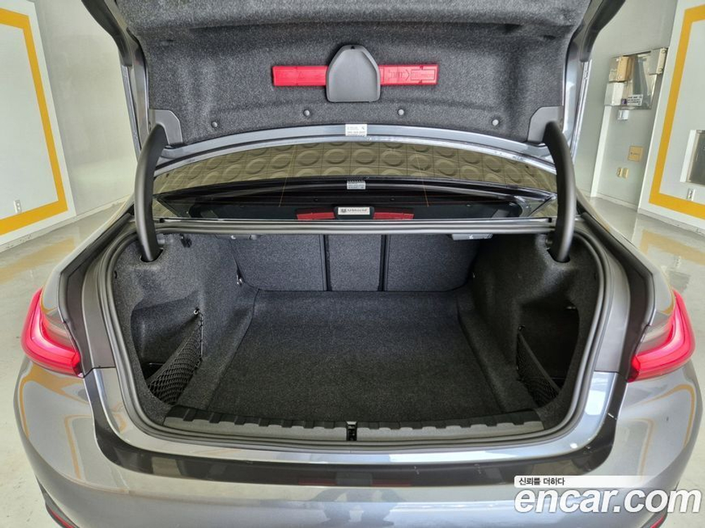 BMW 3 Series (G20) 320i (02.2022)
