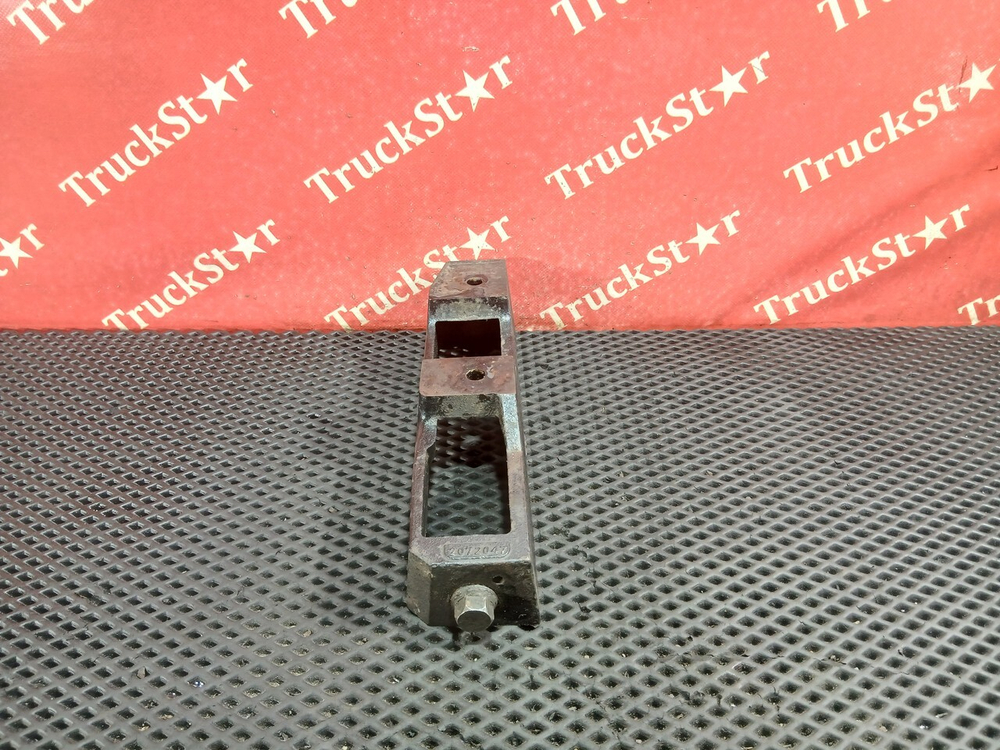 Кронштейн глушителя