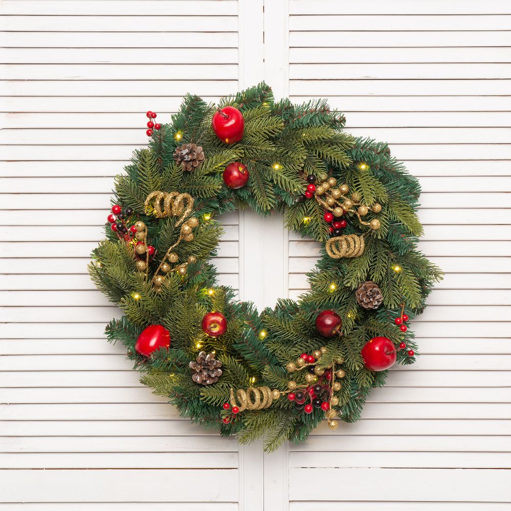Рождественский венок с гирляндой встроенной «Богемия» (Литая+пвх+ягоды и фрукты) 60 см