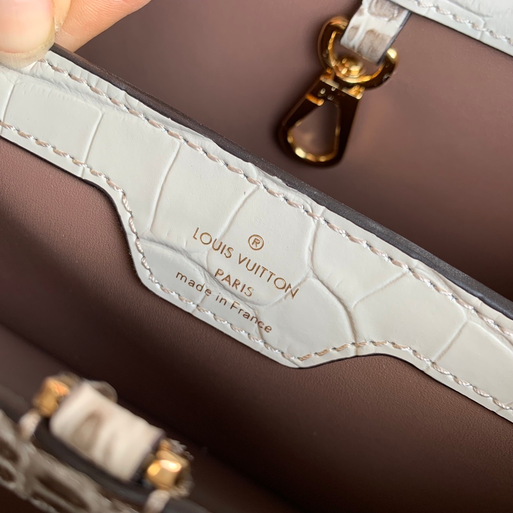 Louis Vuitton Capucines BB