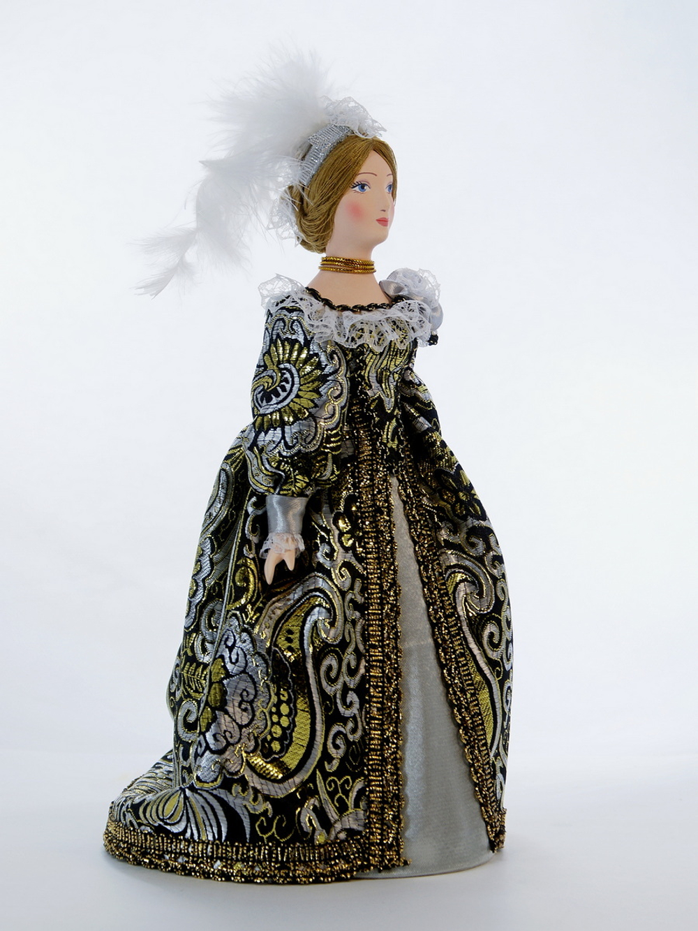 Кукла коллекционная Дама в придворном платье.