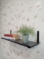 Полка настенная прямая на кронштейнах