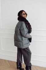 Пуховик на кулиске с английским воротником